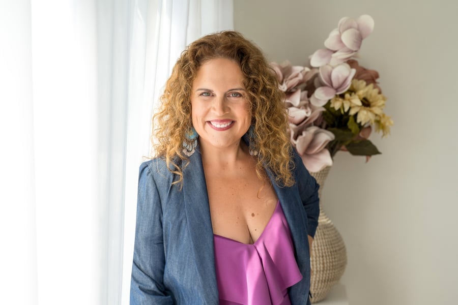A picture of Jillian Johnson the owner of Simply J Bookkeeping & Consulting.